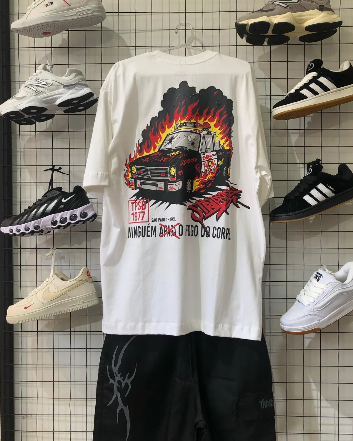 Camiseta Trip Side carro em chamas