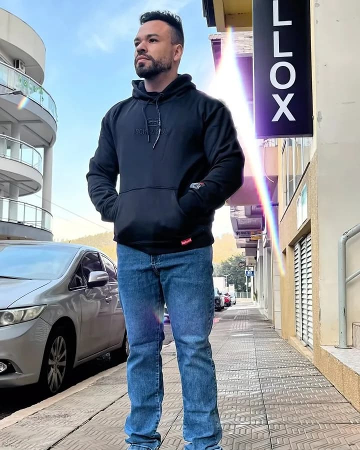 Moletom preto oversized